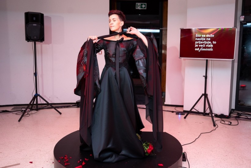 Haad i Maja Gasal u Sarajevu predstavili moćan performans i crnu vjenčanicu