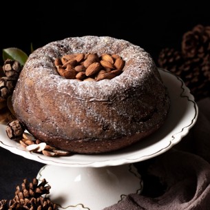 Rustikalni jesenji kuglof s jabukama, bademima i čokoladom