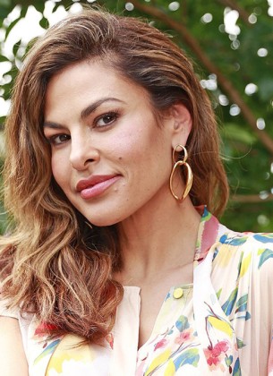 Eva Mendes objavila fotografiju iz mladosti, fanovi oduševljeni