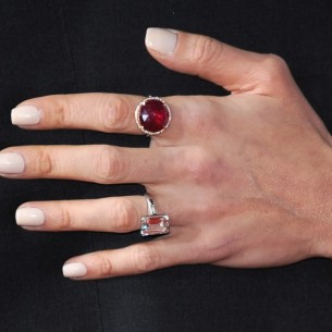 Vjerenički prsten sa smaragdnim rezom: Elegancija koja traje cijeli život