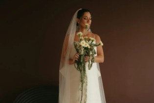 Intimno i autentično: Zavirite u vjenčanje poznate kantautorice