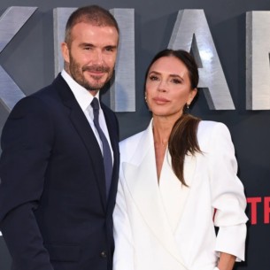 Victoria i David Beckham u prazničnom izdanju: Zagrljeni ples oduševio fanove