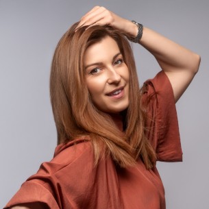 Kako zablistati za Novu godinu? Elma Hadžifejzović otkriva tajne savršene frizure