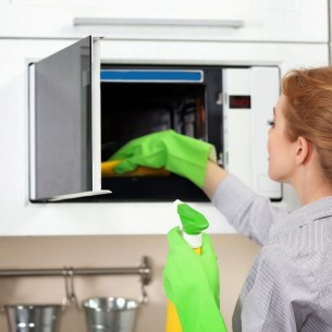 Zaboravite na sate čišćenja: Jedan jednostavan trik za blistavu mikrovalnu