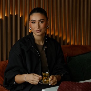 Ena Avdić otkriva trikove za savršen novogodišnji makeup