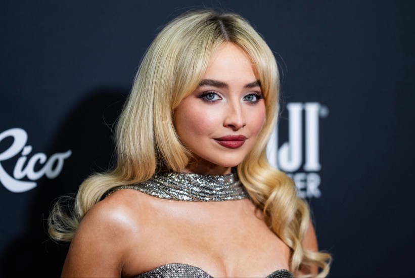 Šta pop zvijezda zaista nosi u neseseru? Sabrina Carpenter sve stavila na sto