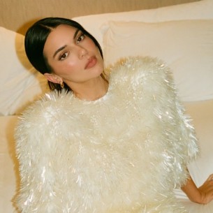 Raščupani rep sa pramenovima: Tajna Kendall Jenner za savršenu večernju frizuru