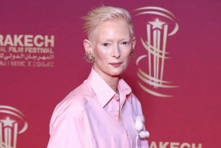 Modna lekcija od Tilde Swinton: Šik od glave do pete