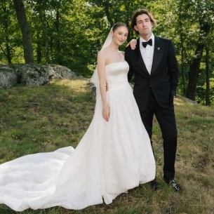 Mlada zablistala u jedinstvenoj vjenčanici s ručno oslikanim cvijećem