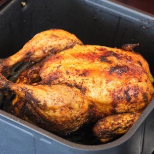 Kako ispeći cijelo pile da ostane sočno, a kožica hrskava kao iz restorana?