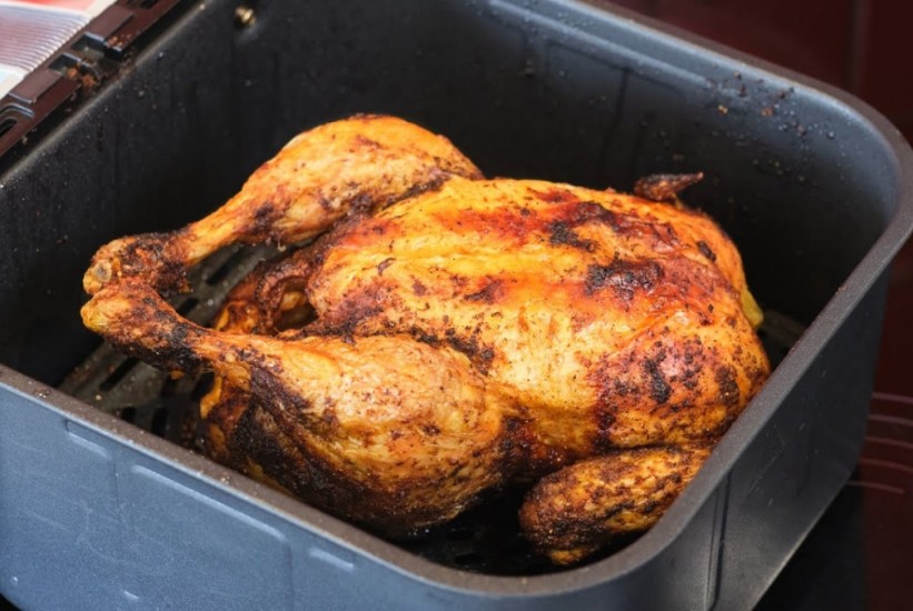 Kako ispeći cijelo pile da ostane sočno, a kožica hrskava kao iz restorana?