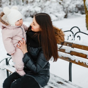 Zimske šetnje sa bebama: Šta trebate znati prije nego izađete van?