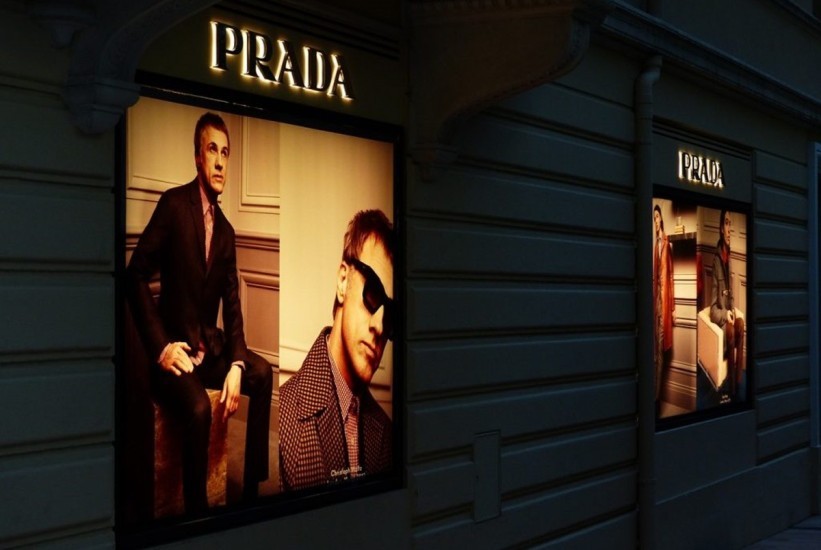 Preokret za Versace: Prada preuzima kormilo nakon teških godina