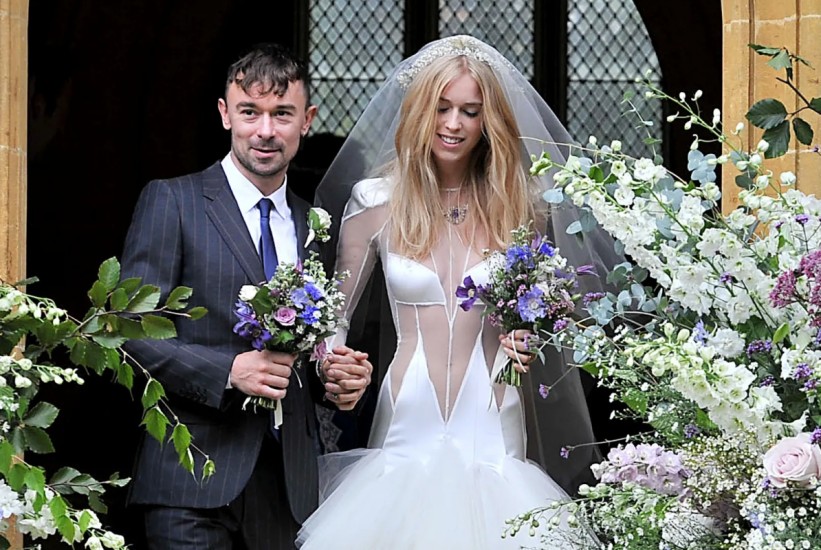 Kombinezon, čipka i vintage kruna: Vjenčanica koja je osvojila V&A muzej