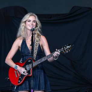 Karley Scott Collins demantovala glasine o vezi s Keithom Urbanom