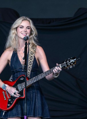 Karley Scott Collins demantovala glasine o vezi s Keithom Urbanom