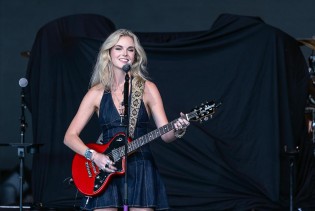 Karley Scott Collins demantovala glasine o vezi s Keithom Urbanom