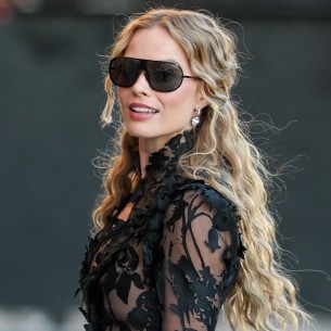 Odvažan modni izbor: Margot Robbie u čipkastoj haljini privukla pažnju