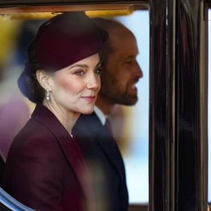 Zašto britanske kraljevske dame godinama biraju isti ruž?