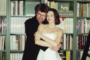 Udala se zvijezda serije "Dickinson": Detalji s intimnog vjenčanja Elle Hunt