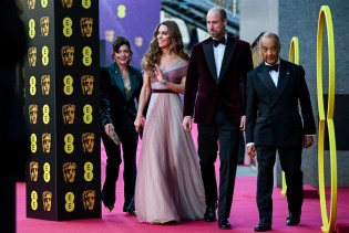 Kraljevski glamur na BAFTA nagradama: William i Kate ponovo zajedno na crvenom tepihu