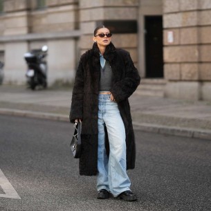 Od ravnih do širokih: Koji model farmerki ćemo nositi 2026?