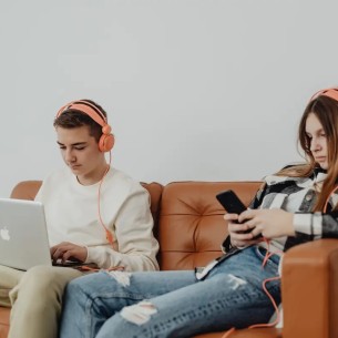 Mladima iz BiH influenseri značajno utiču na samopouzdanje