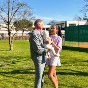 Becker s tromjesečnom bebom trenira na teniskom terenu