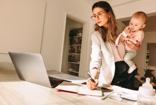 Kad društvo traži maksimum, a dan ima samo 24 sata: Teret koji nosi svaka zaposlena mama