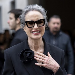 Sijede više nisu tabu: Trend koji slavi prirodnu ljepotu