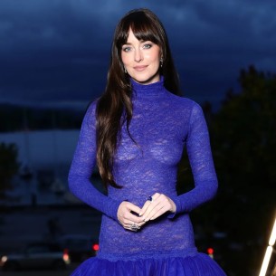 Kobaltno plava je nova “it” boja sezone – svi je već nose