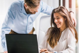 Ako primjećujete ove znakove, moguće je da mu se dopadate