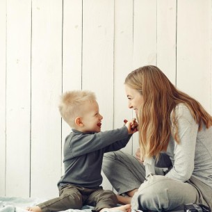 Pet stvari koje roditelji rade iz dobre namjere, a štete djeci
