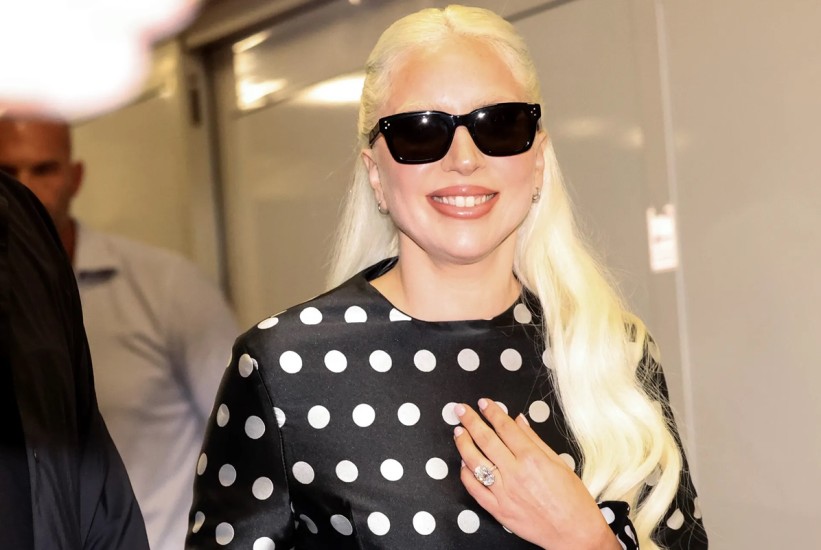 Ovalni zaručnički prsten: Zašto je ovaj oblik ponovo u trendu?