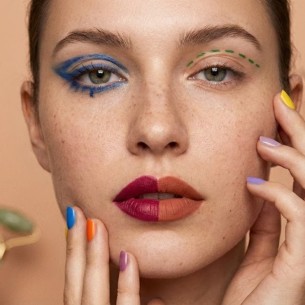 Najveći beauty trendovi za 2026. godinu: Od sjajne kose do “nosivih” kozmetičkih dodataka