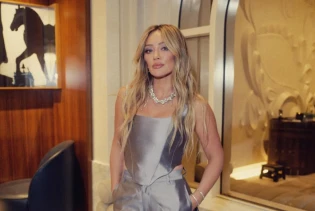 Kako postići glamurozne, voluminozne talase poput Hilary Duff?