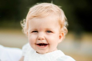 Kako olakšati nicanje zubića kod beba uz samo tri stvari iz kuće