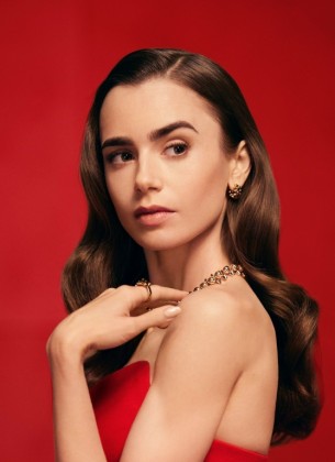 Lily Collins otvoreno o oporavku: “Niko ne bi smio nositi ovu borbu sam”