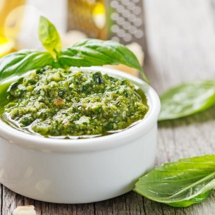 Recept za brz i aromatičan pesto koji ide uz sve