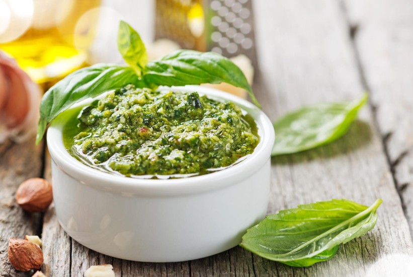 Recept za brz i aromatičan pesto koji ide uz sve