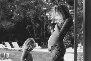 Bez pompe, ali s mnogo stila: Elsa Hosk očekuje drugo dijete