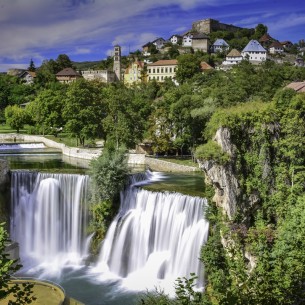 Turistički dragulj BiH: Grad vode, zelenila i kraljevske prošlosti u srcu domovine