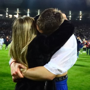 Ljubav i ponos: Supruga Ermedina Demirovića obilježila historijski uspjeh Zmajeva