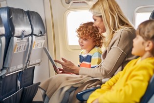 Kada je najbolje ući u avion s djecom? Mišljenja su podijeljena