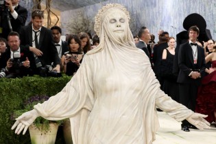 Heidi Klum kao živa skulptura: Izgled koji je obilježio Met Galu