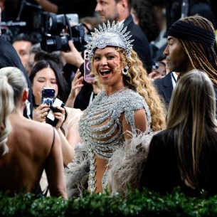 Beyoncé izazvala raspravu nakon Met Gale: Fanovi tvrde da su fotografije dodatno uređene