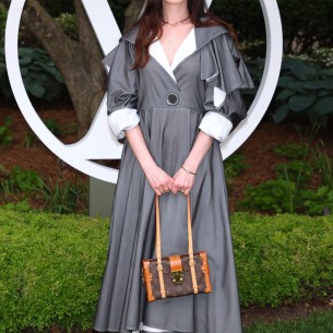 Anne Hathaway o majčinstvu: “Do doručka već nešto završi na mojoj odjeći”