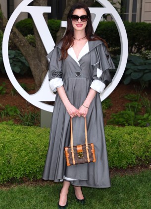 Anne Hathaway o majčinstvu: “Do doručka već nešto završi na mojoj odjeći”
