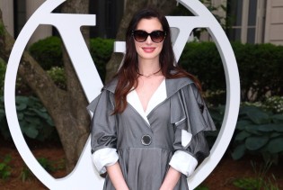 Anne Hathaway o majčinstvu: “Do doručka već nešto završi na mojoj odjeći”