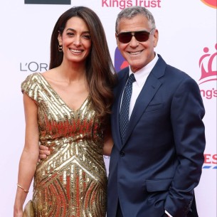 Amal Clooney još jednom je dokazala da besprijekorno vlada crvenim tepihom